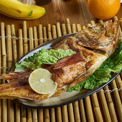 Gegrilde zeevruchten aan de Rode Zee